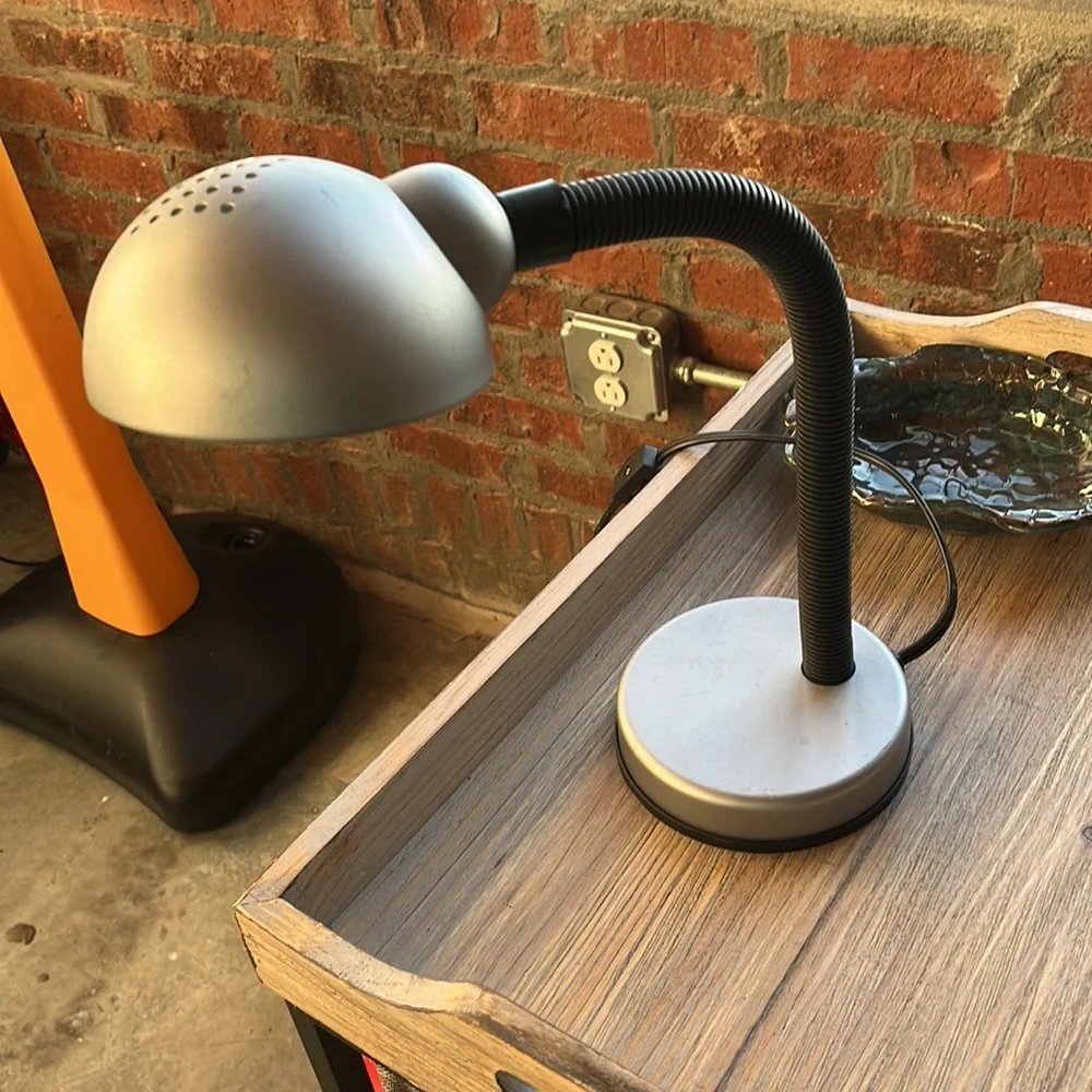 Adjustable Desk lamp - black and silver